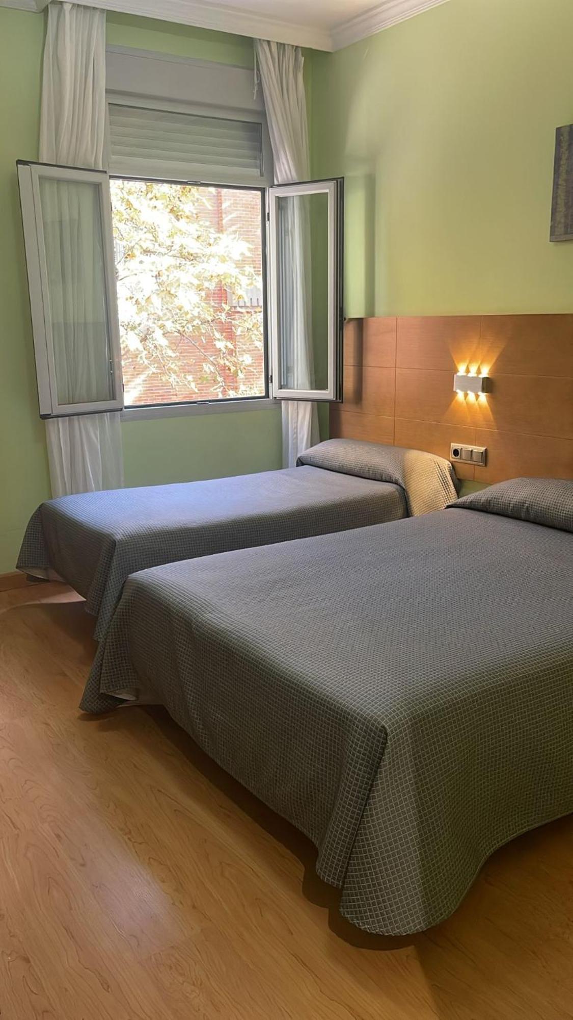 Hotel 4C Puerta Europa Madrid Ngoại thất bức ảnh