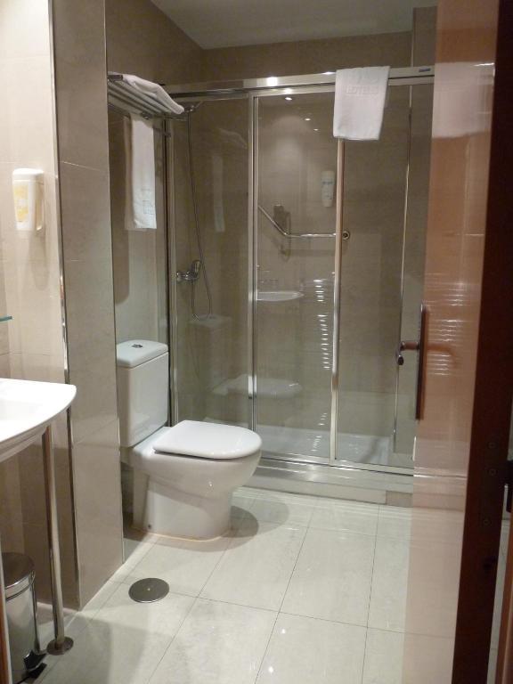 Hotel 4C Puerta Europa Madrid Phòng bức ảnh