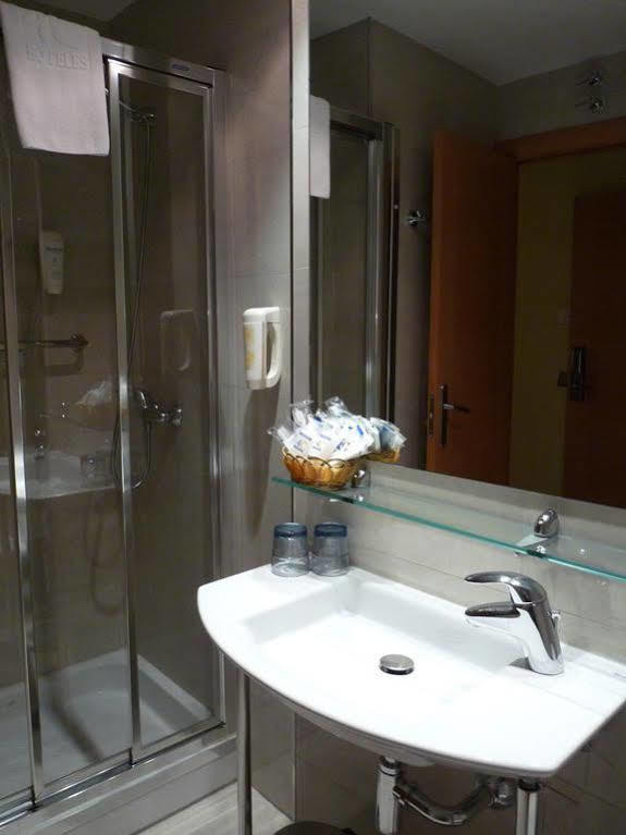 Hotel 4C Puerta Europa Madrid Ngoại thất bức ảnh